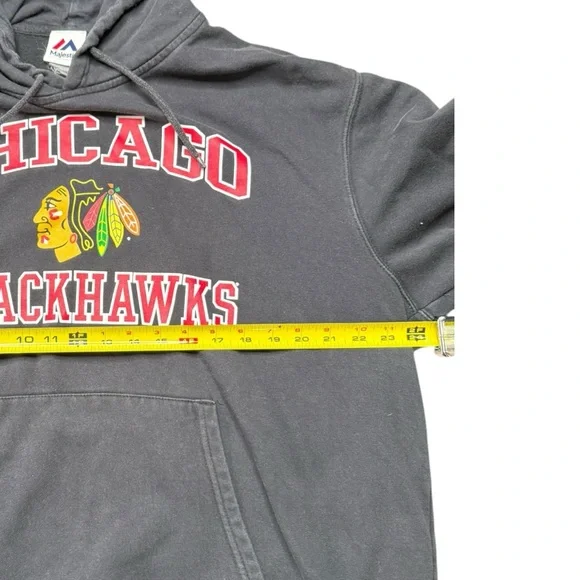 Majestic Chicago Blackhawks Hoodie - Black and Red - Picture 3 of 4